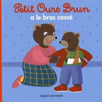 Petit Ours Brun A Le Bras Casse 