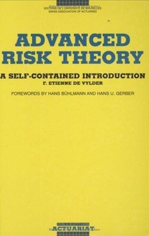 Advanced Risk Theory ; A Self-contained Introduction 