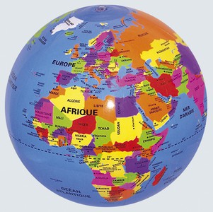 Globe gonflable 30 cm notre monde politique